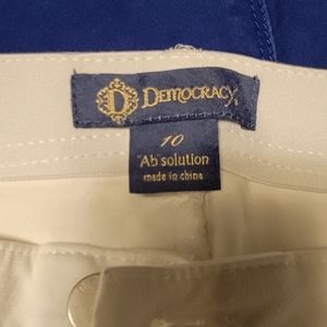 Democracy ab solution WHITE LIKE NEW